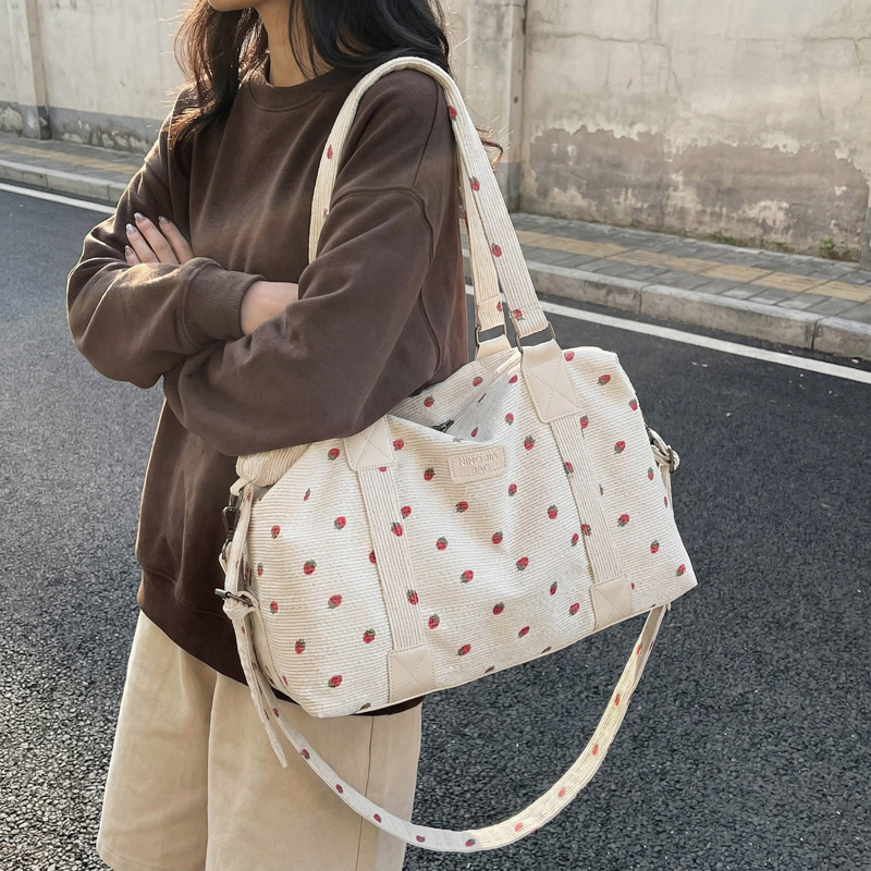 コーデュロイトラベルトートバッグ大容量ストロベリートラベルハ - Sack Race Bag のレビューと価格
