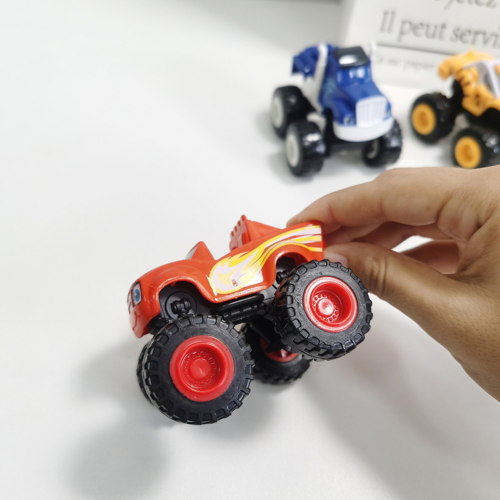 子供のためのモンスタートラックおもちゃ,漫画の機械,車のブレ - Party Games Easter For Kids のレビューと価格